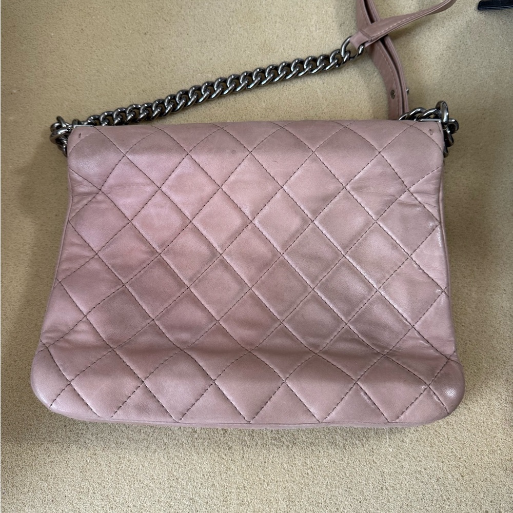 Chanel Quilted Beige Boy Bag - Picture 3 of 9